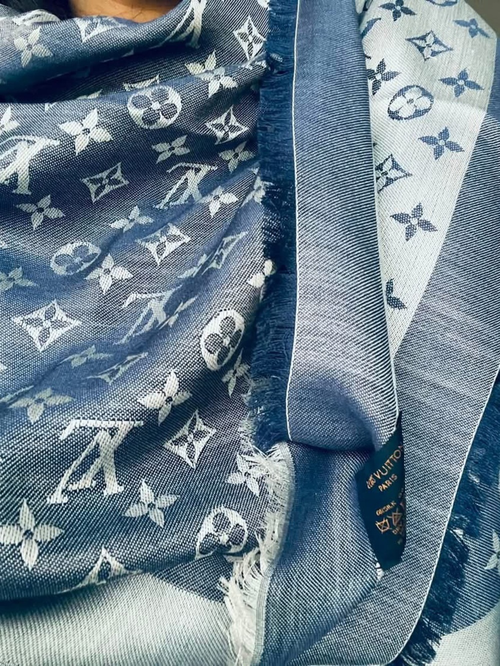Louis Vuitton Blue Denim Monogram Shawl Scarf, ref M71376